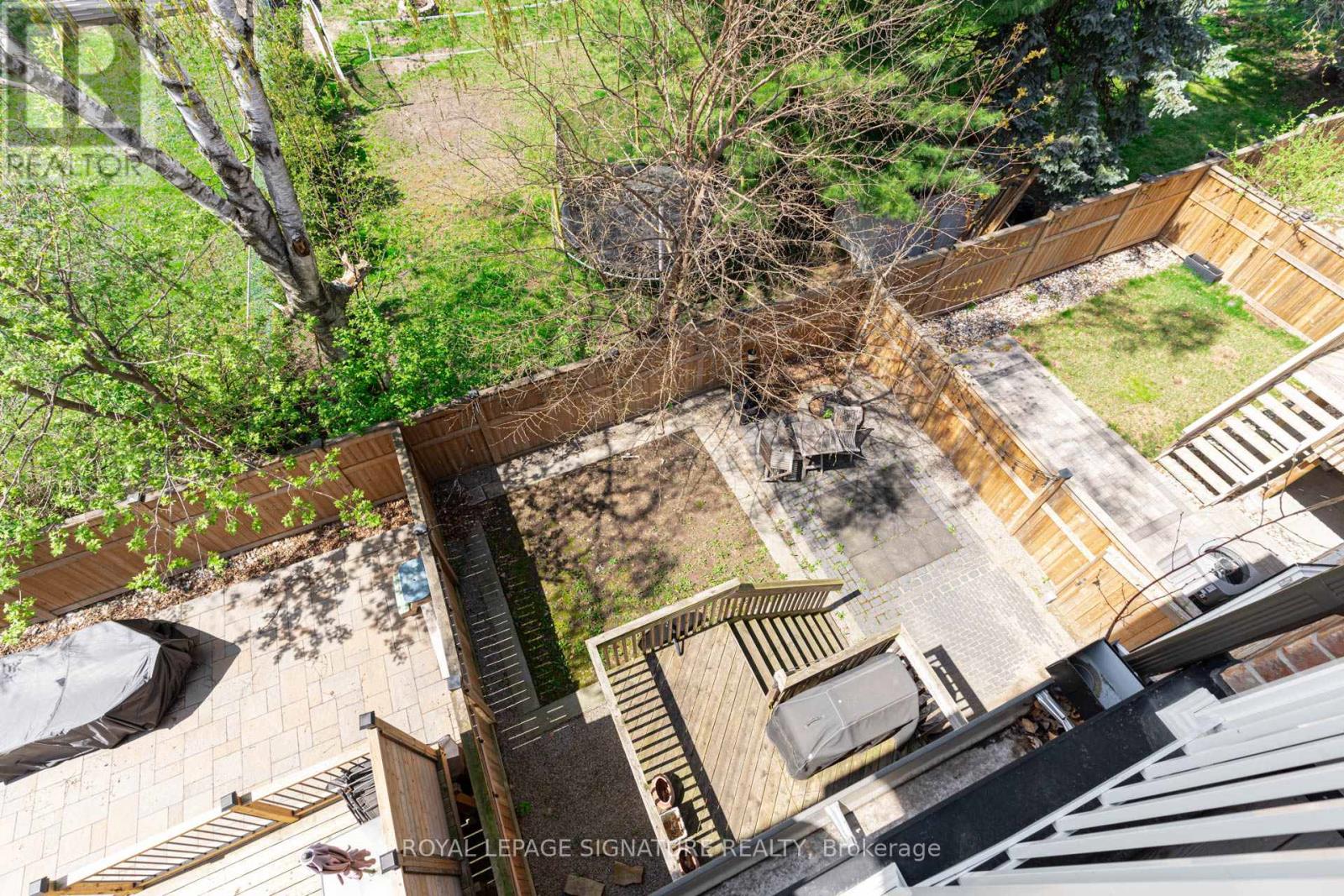 1223 Azinger Lane, Mississauga, Ontario  L5E 0A7 - Photo 19 - W12136083