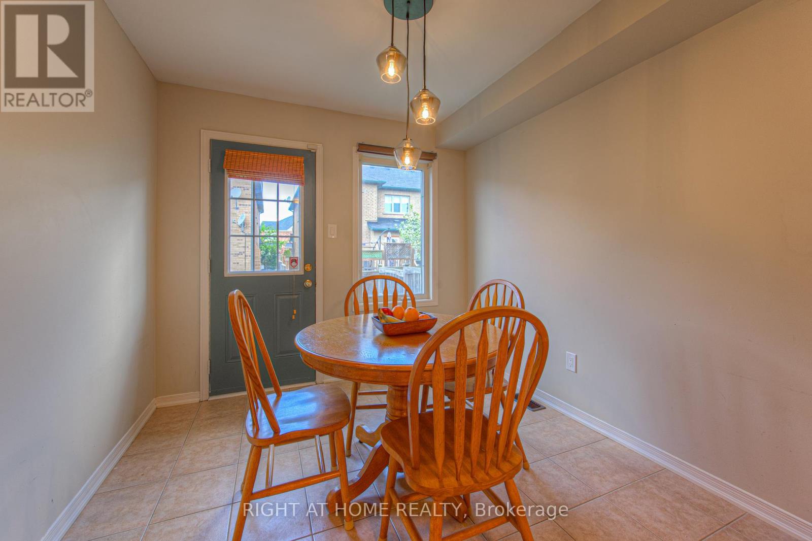 131 Lavery Heights, Milton, Ontario  L9T 0V4 - Photo 17 - W12136112