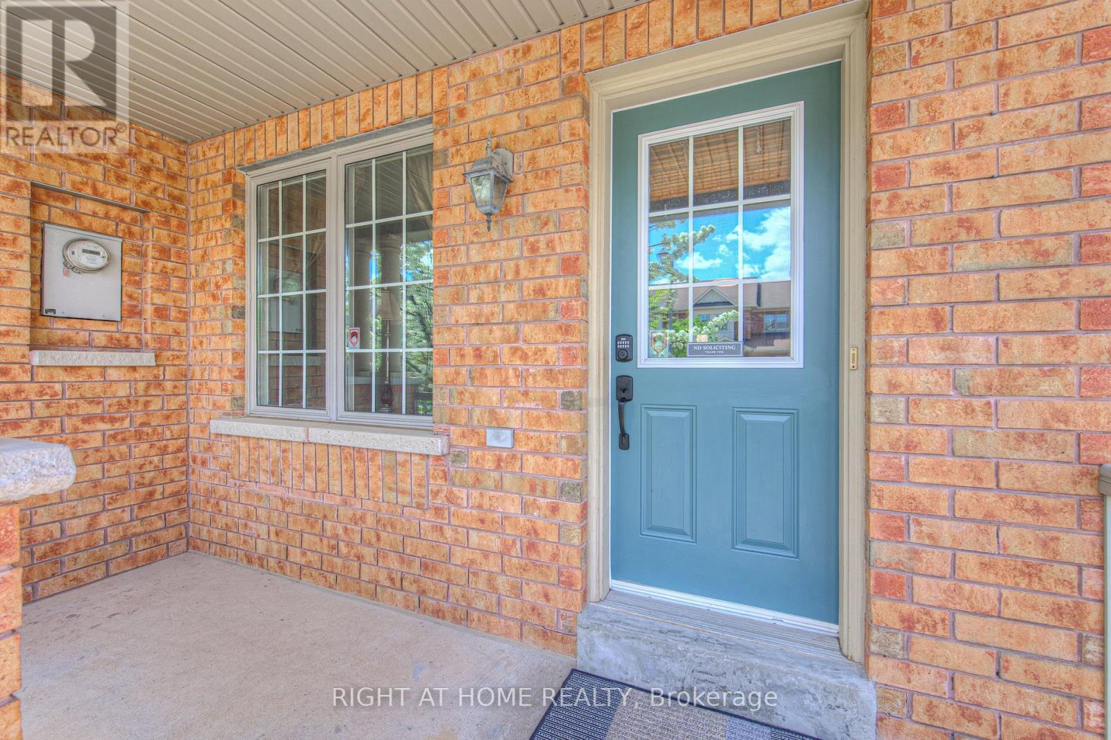 131 Lavery Heights, Milton, Ontario  L9T 0V4 - Photo 4 - W12136112