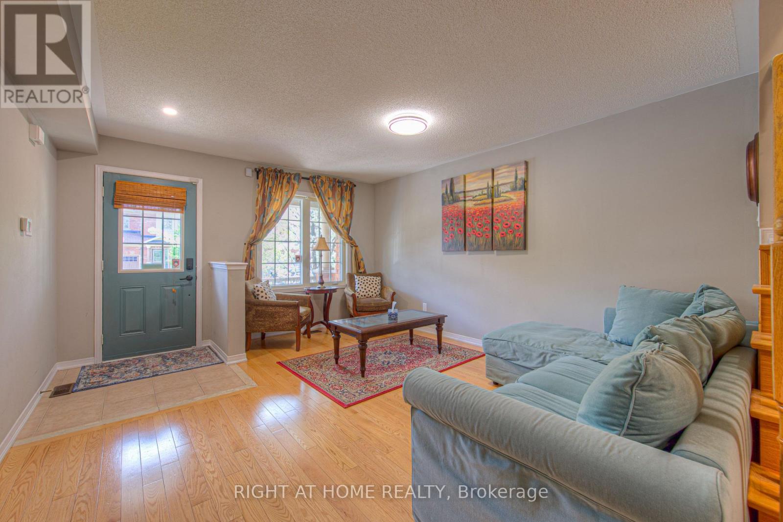 131 Lavery Heights, Milton, Ontario  L9T 0V4 - Photo 6 - W12136112