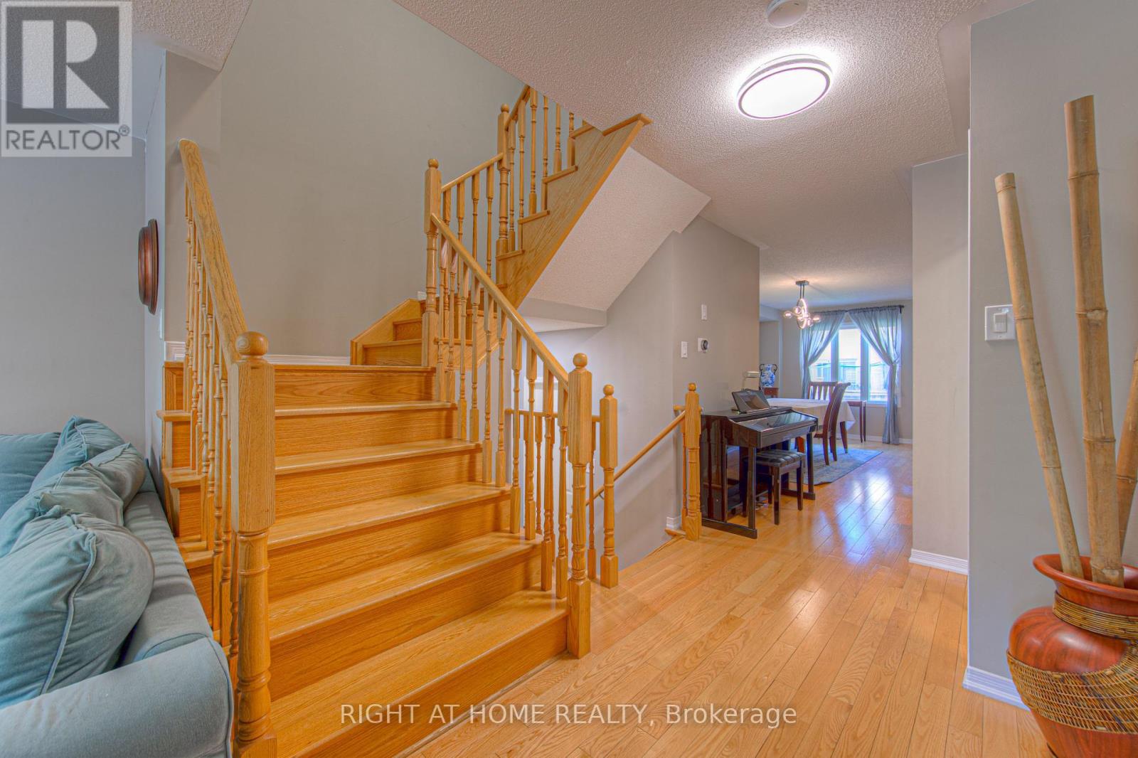 131 Lavery Heights, Milton, Ontario  L9T 0V4 - Photo 9 - W12136112