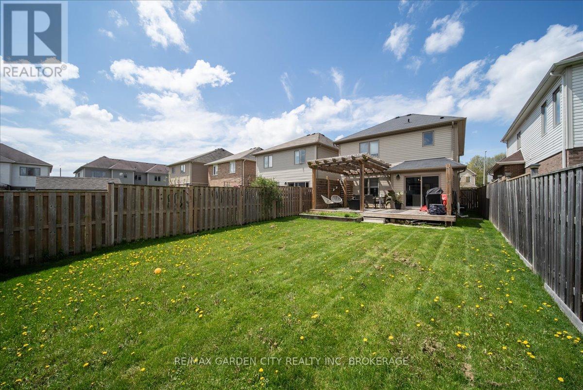 8648 Dogwood Crescent, Niagara Falls, Ontario  L2H 0K9 - Photo 39 - X12136170