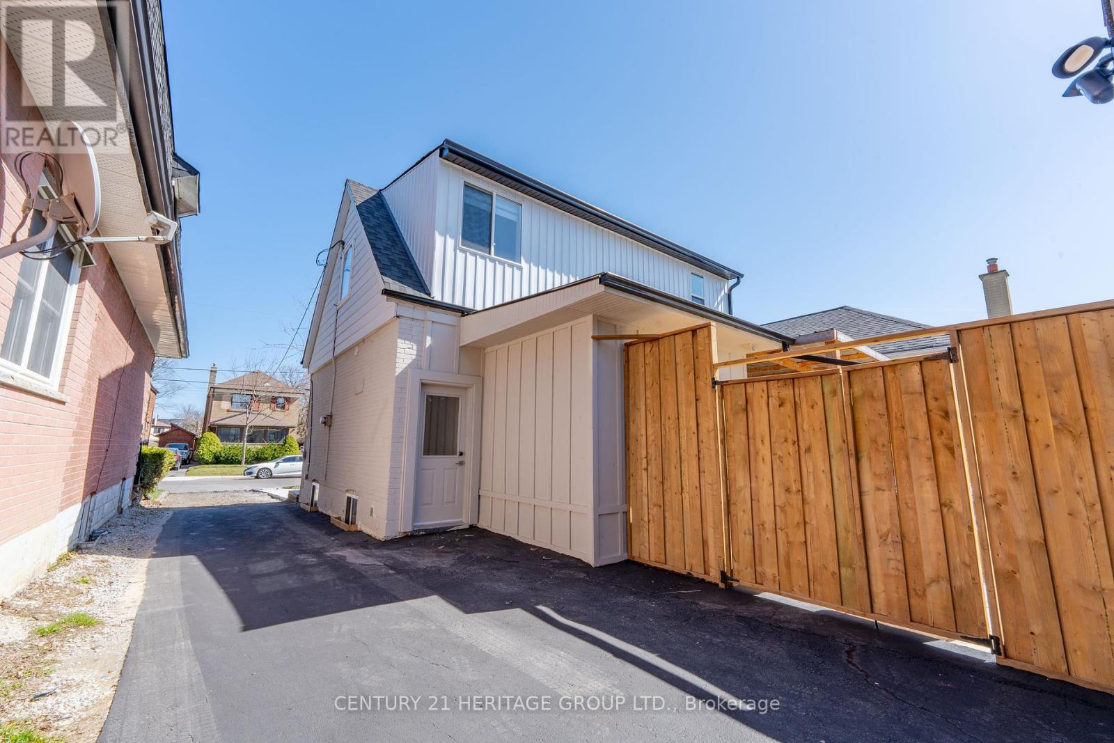 48 Denvale Road, Toronto, Ontario  M4B 3B7 - Photo 20 - E12115242