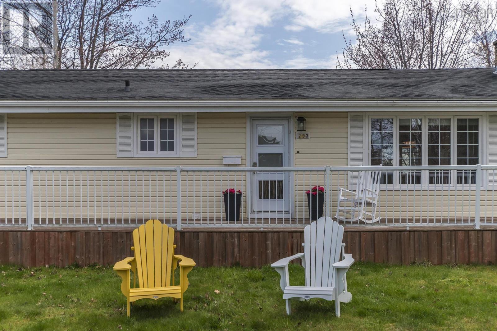 Property at 293 Skyridge Avenue image 2