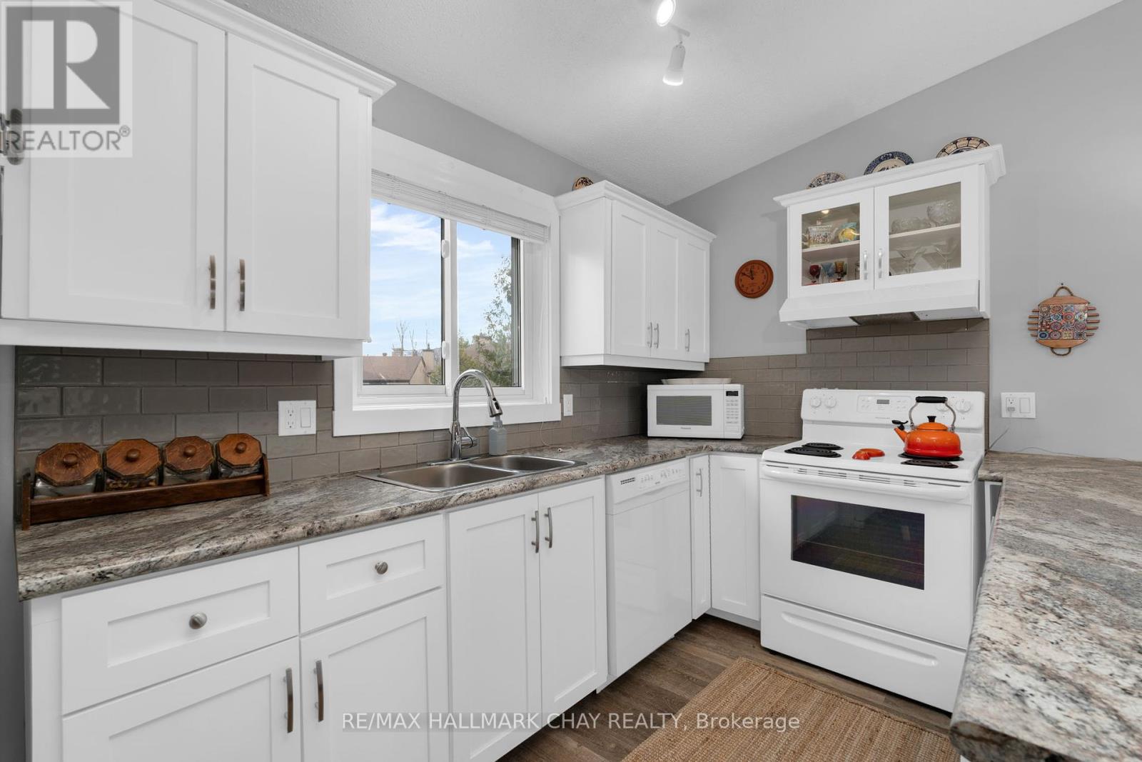 172 Escarpment Crescent, Collingwood, Ontario  L9Y 5B4 - Photo 6 - S12103136