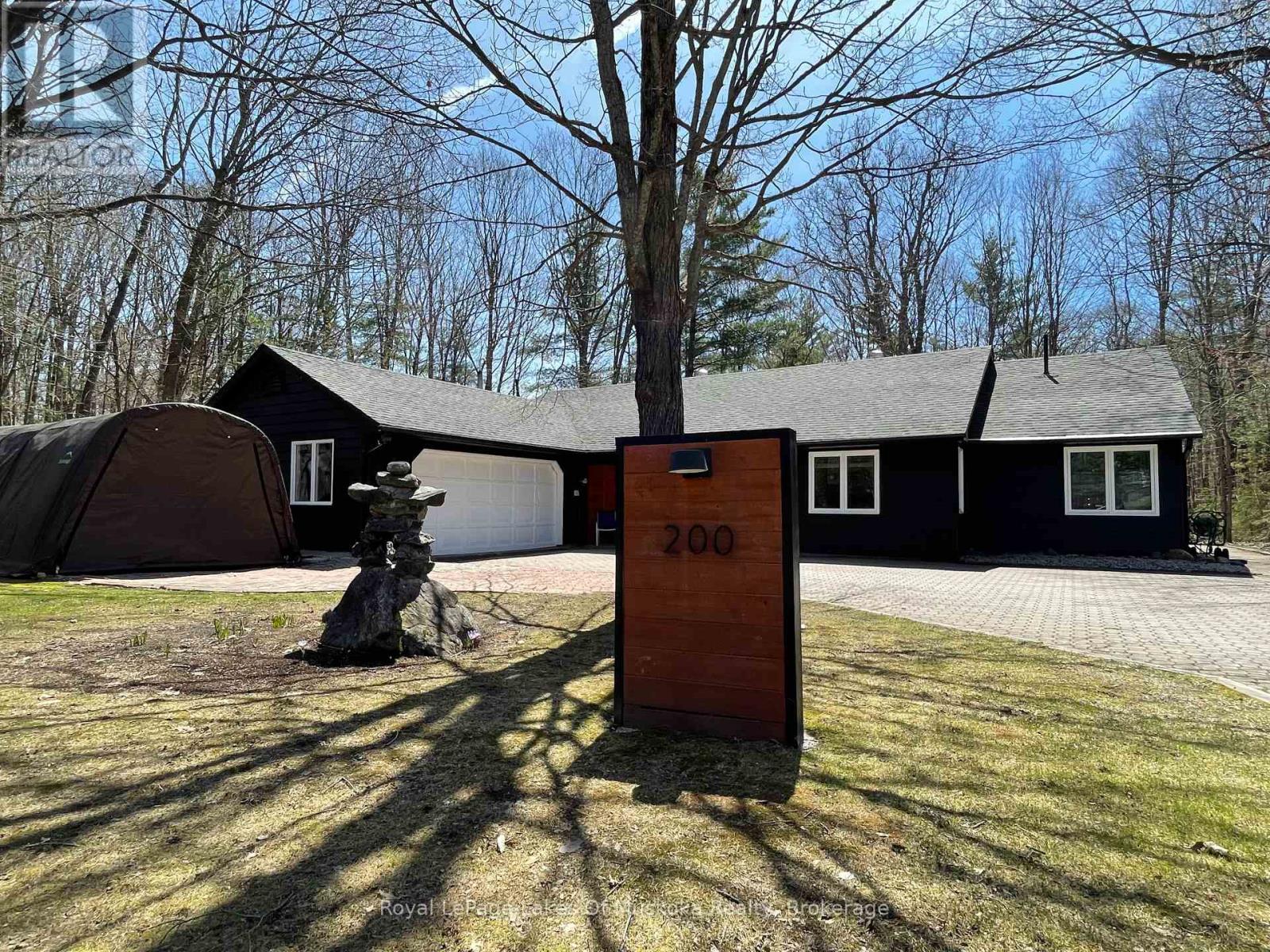 Property at 200 TIFFANY TRAIL image 1