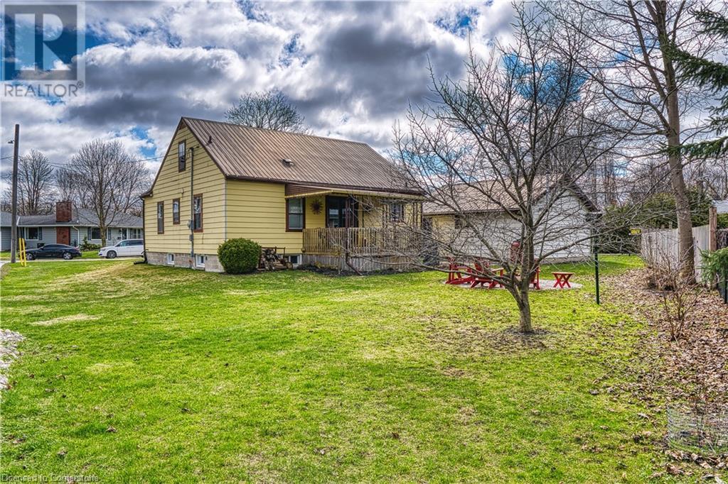 11 Churchill Drive, Listowel, Ontario  N4W 1J9 - Photo 11 - 40717083