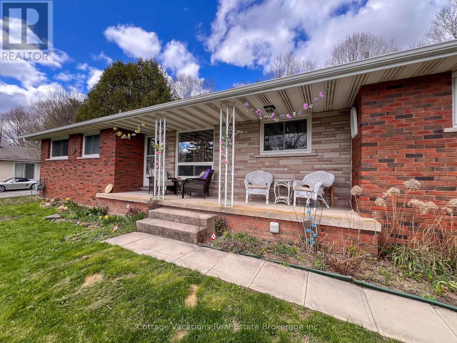Property at 62 MAPLE HEIGHTS DRIVE image 2