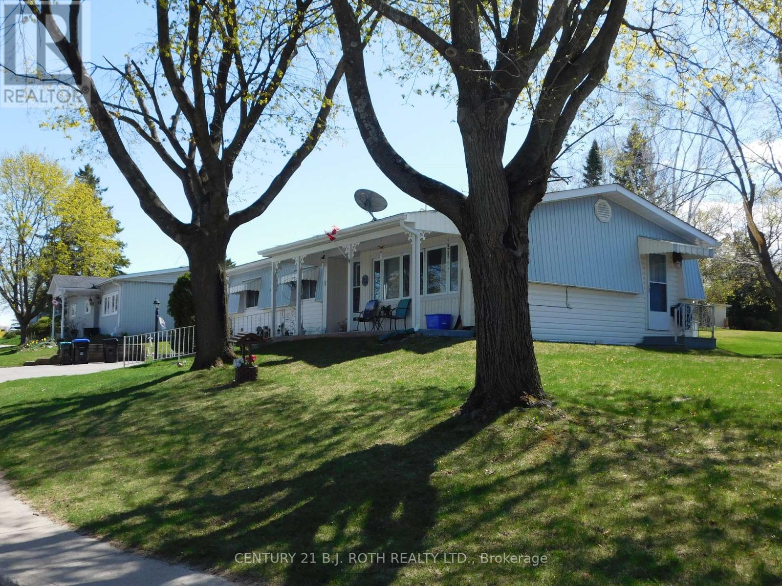 Property at 2 MIMOSA DRIVE image 2