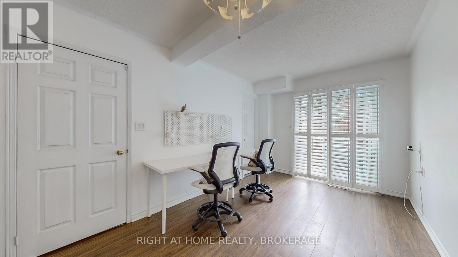 371 Fairgate Way, Oakville, Ontario  L6H 6Y1 - Photo 37 - W12136225