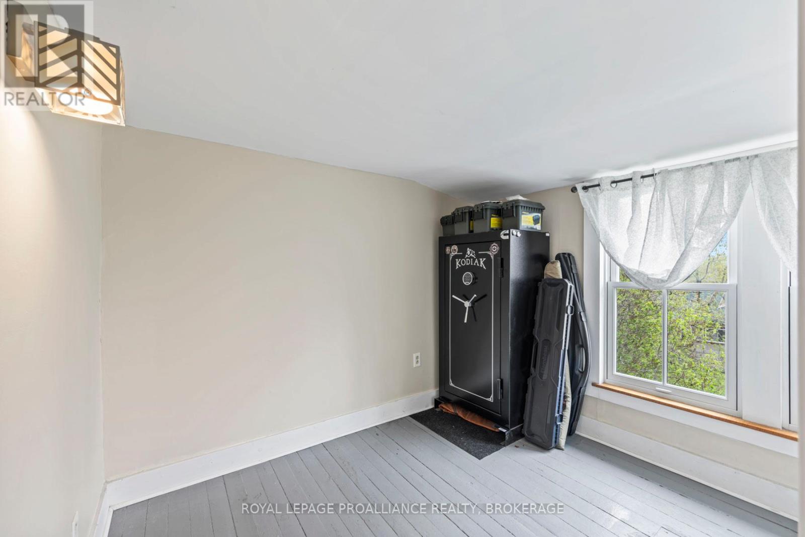 367 Academy Street, Loyalist, Ontario  K0H 1G0 - Photo 34 - X12136289