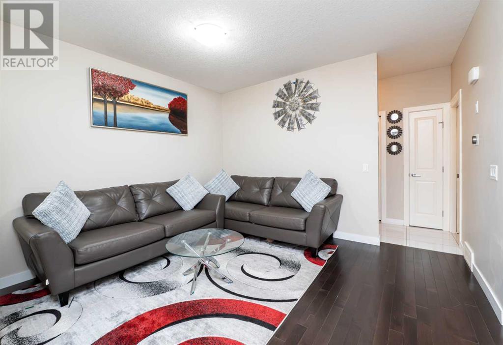 Property at 118 Saddlelake Way NE image 3