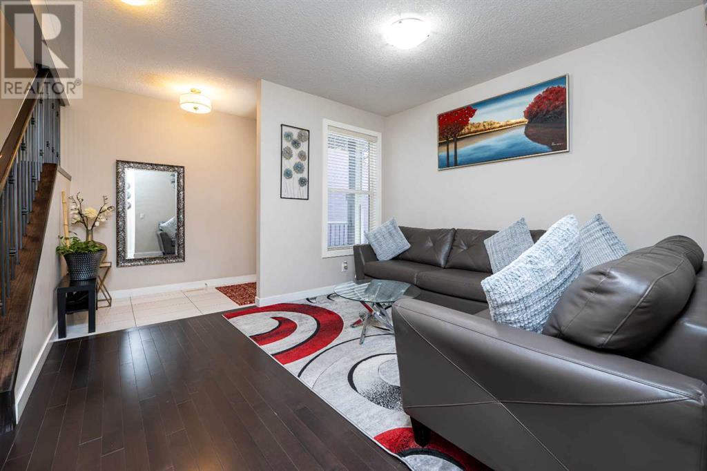 Property at 118 Saddlelake Way NE image 4