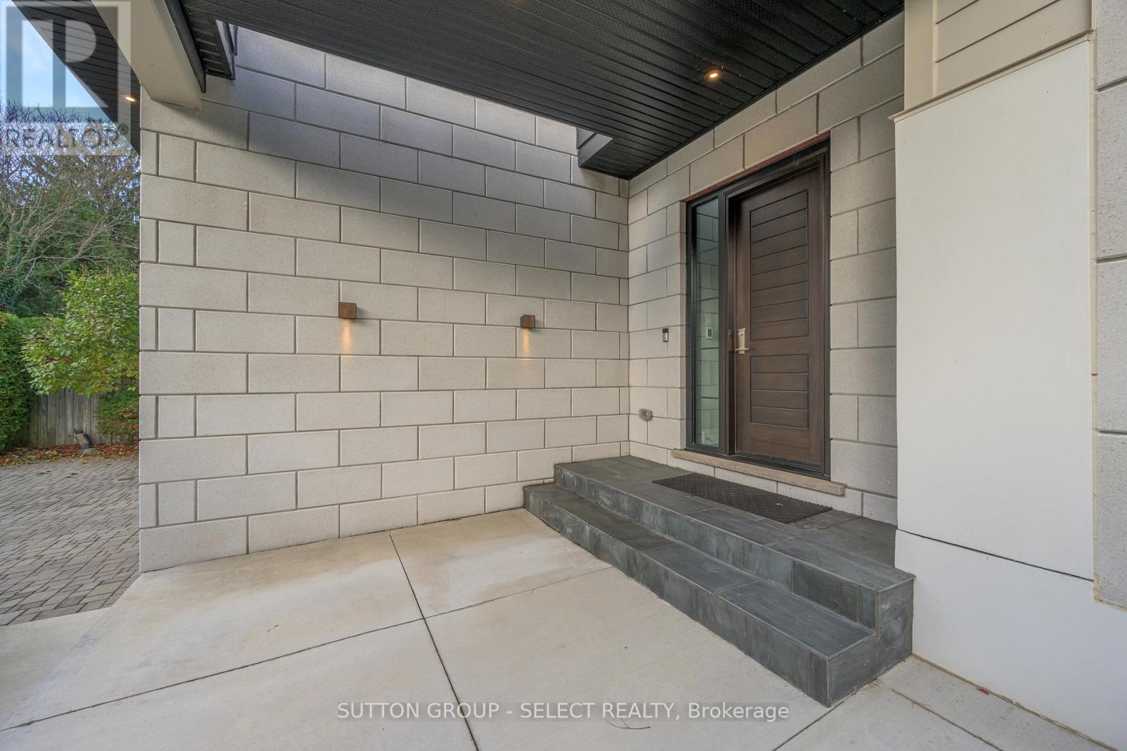 Property at 301 WATERSTONE PLACE image 3