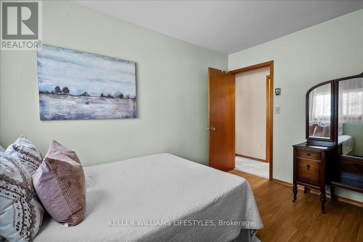 20 Park Lane, Lambton Shores, Ontario  N0N 1J0 - Photo 19 - X12136304