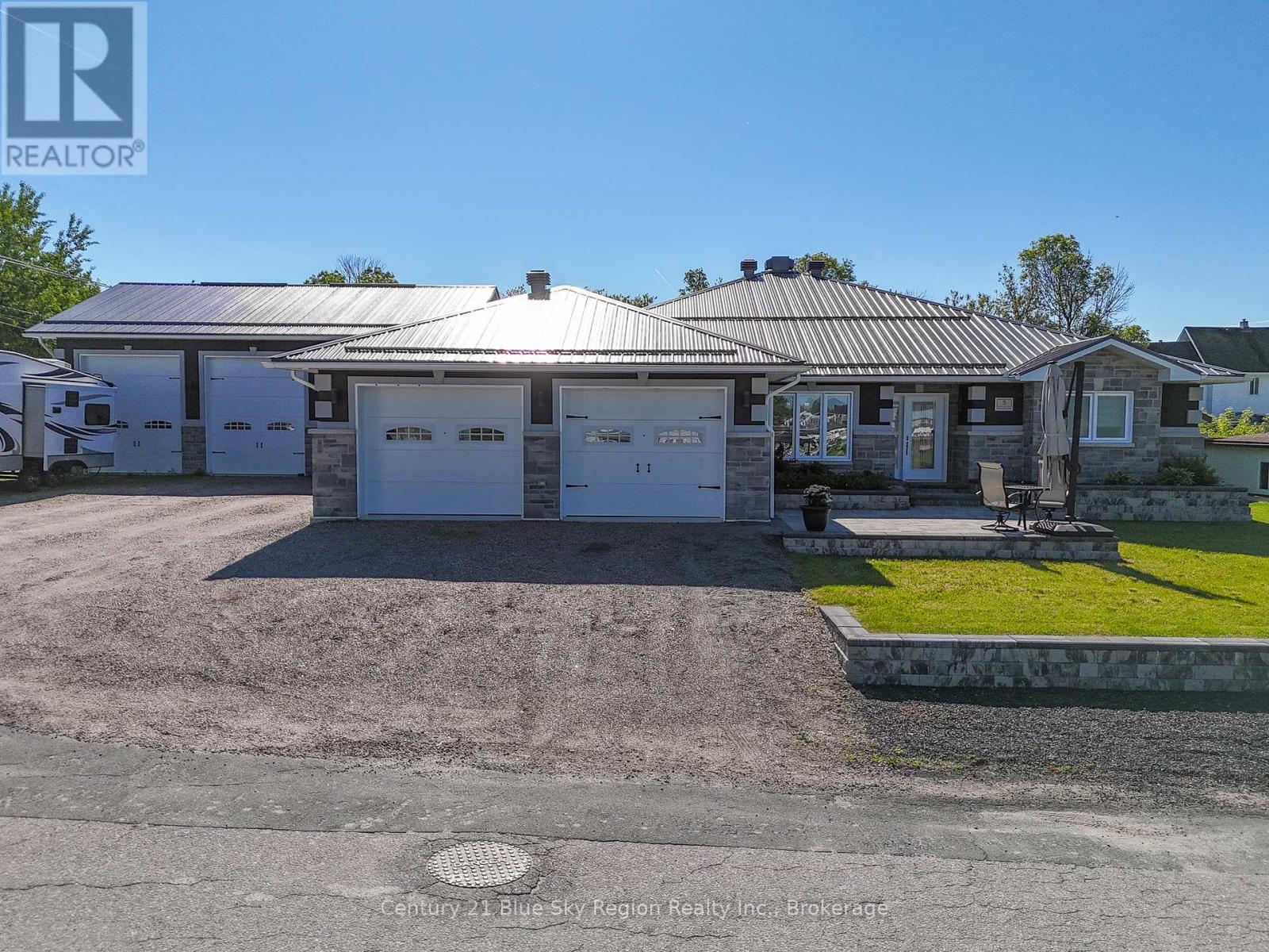 5 Young Street, West Nipissing, Ontario  P0H 1G0 - Photo 1 - X12136306