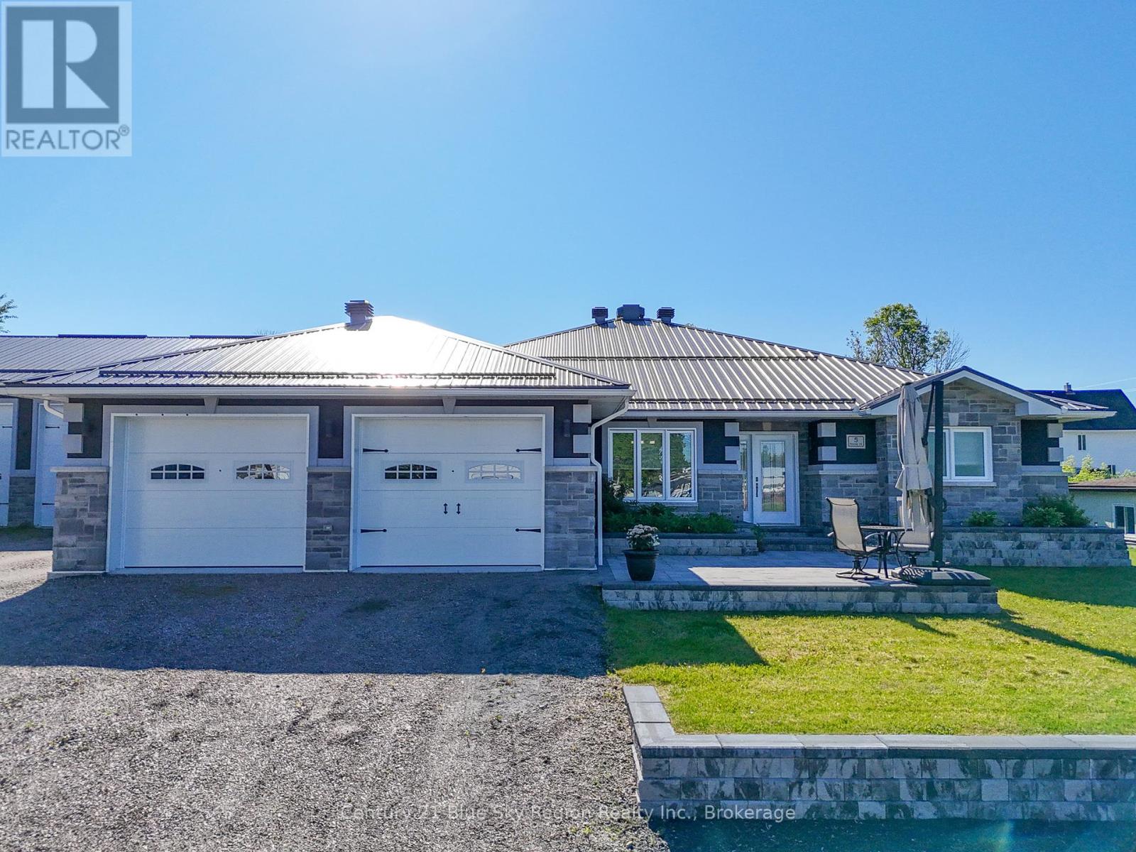 5 Young Street, West Nipissing, Ontario  P0H 1G0 - Photo 35 - X12136306