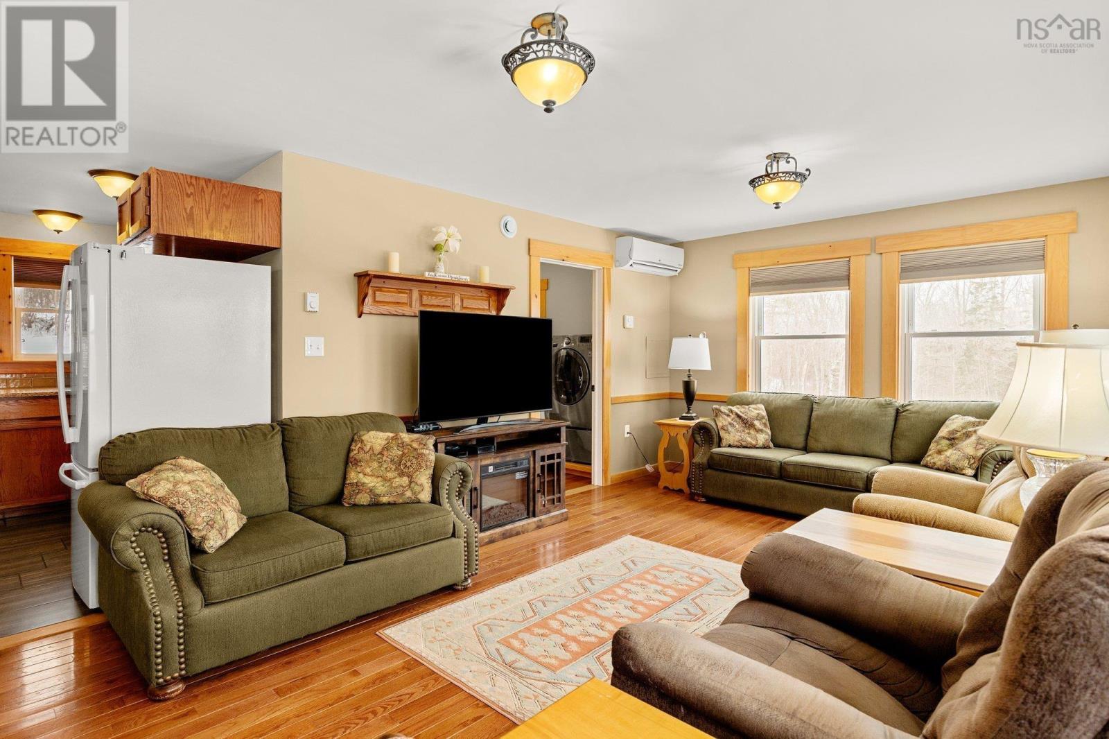 Property at 327 East Torbrook Road image 4