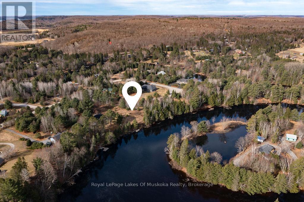 18 Shellwood Shores Avenue, Huntsville, Ontario  P1H 2M4 - Photo 14 - X12136285