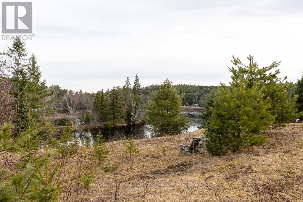 18 Shellwood Shores Avenue, Huntsville, Ontario  P1H 2M4 - Photo 23 - X12136285