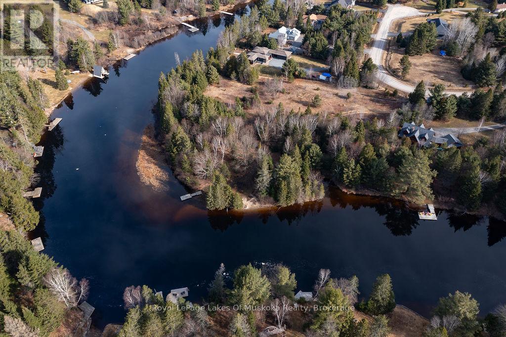 18 Shellwood Shores Avenue, Huntsville, Ontario  P1H 2M4 - Photo 30 - X12136285