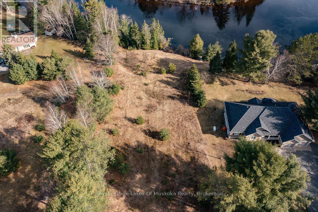 18 Shellwood Shores Avenue, Huntsville, Ontario  P1H 2M4 - Photo 33 - X12136285