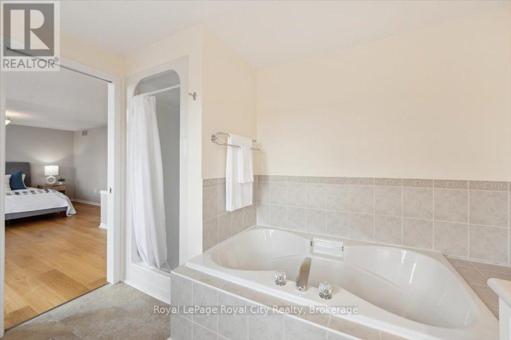 41 Munroe Crescent, Guelph, Ontario N1G 5E5 - Photo 28 - X12136307