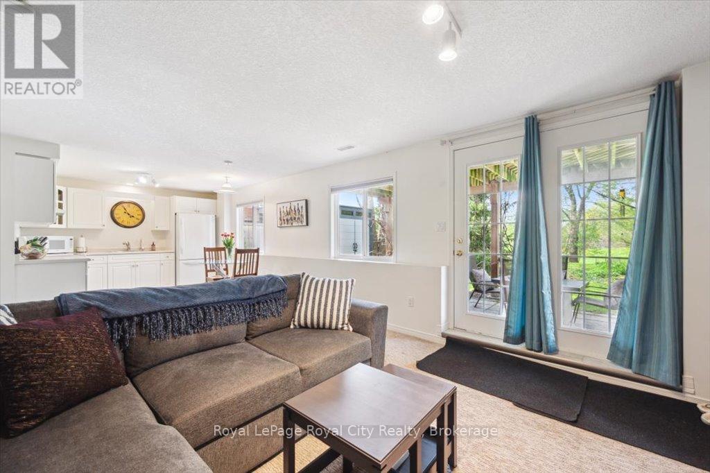 41 Munroe Crescent, Guelph, Ontario N1G 5E5 - Photo 35 - X12136307