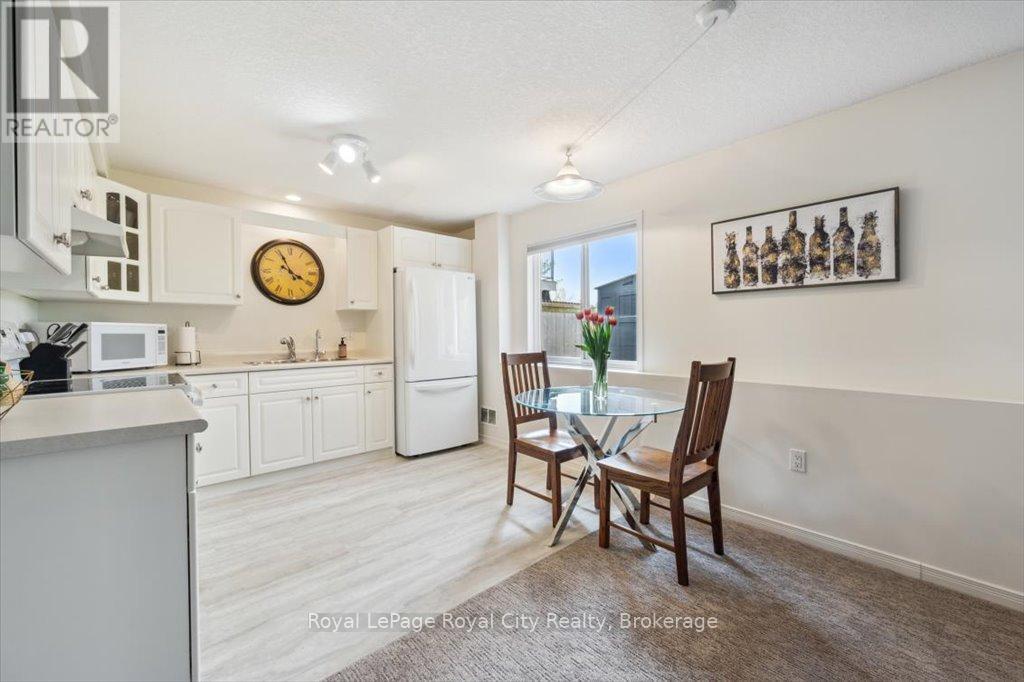 41 Munroe Crescent, Guelph, Ontario N1G 5E5 - Photo 38 - X12136307