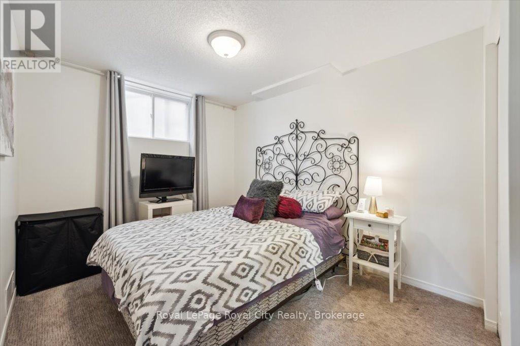 41 Munroe Crescent, Guelph, Ontario N1G 5E5 - Photo 42 - X12136307