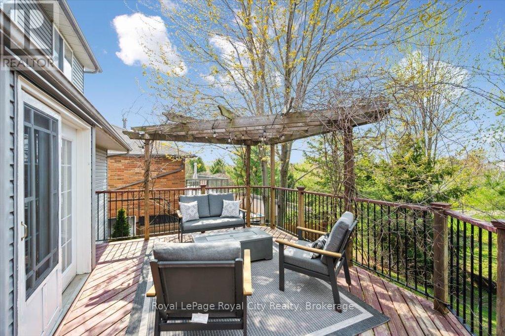 41 Munroe Crescent, Guelph, Ontario N1G 5E5 - Photo 44 - X12136307