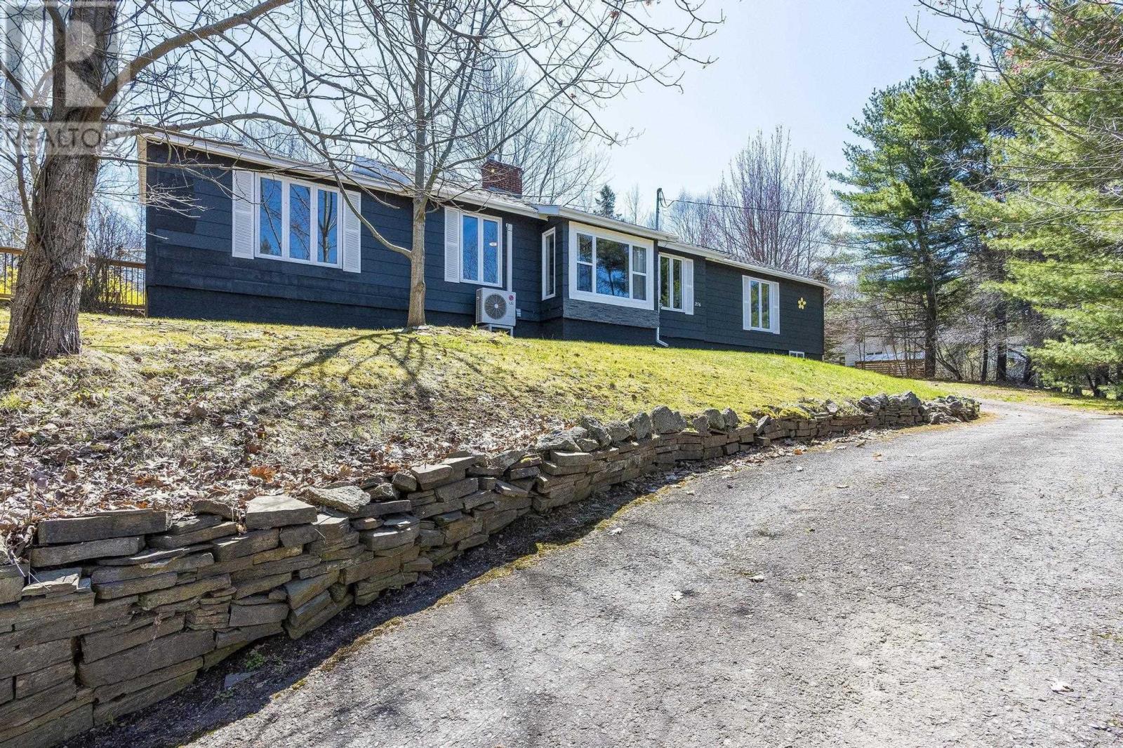 Property at 256 Park Street image 2