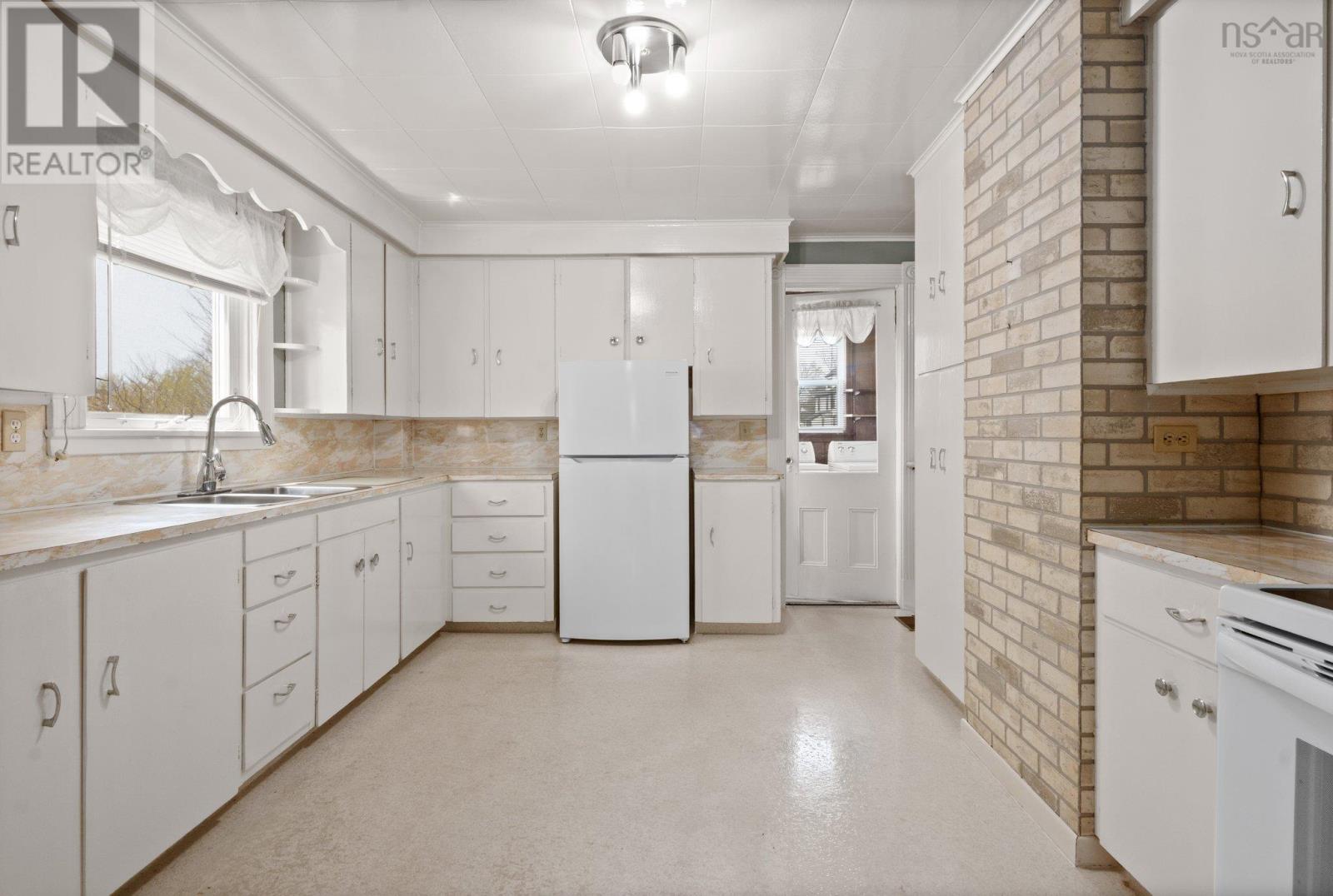 132 & 142 Gray Street, Windsor, Nova Scotia  B0N 2T0 - Photo 12 - 202510229