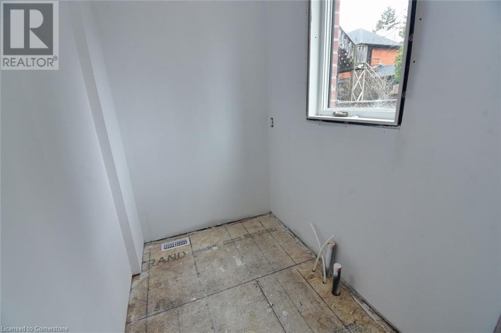 Property at 279 HESS Street S image 4