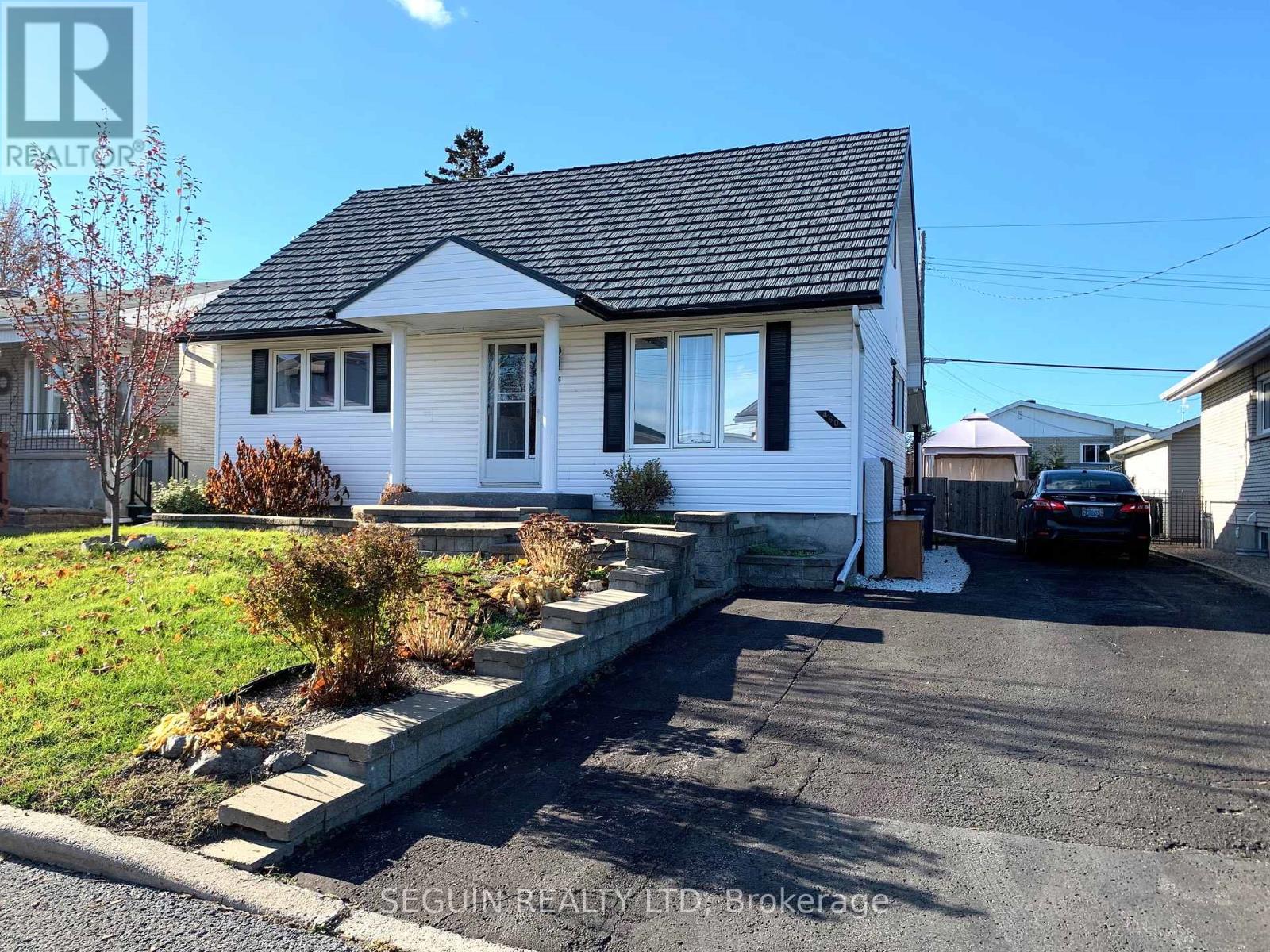 460 THERIAULT STREET, Hawkesbury, Ontario