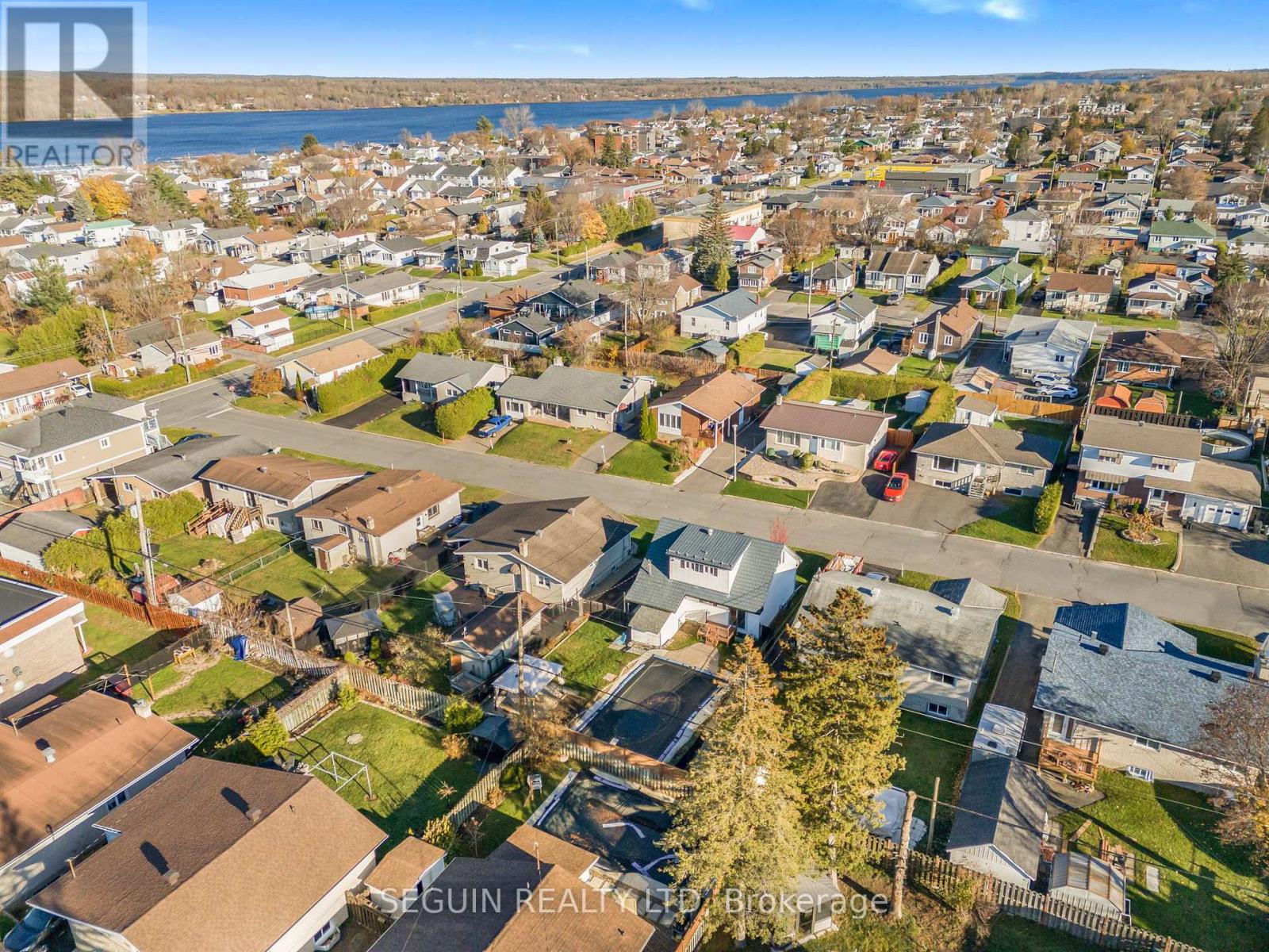 460 Theriault Street, Hawkesbury, Ontario  K6A 1Z3 - Photo 4 - X12136278
