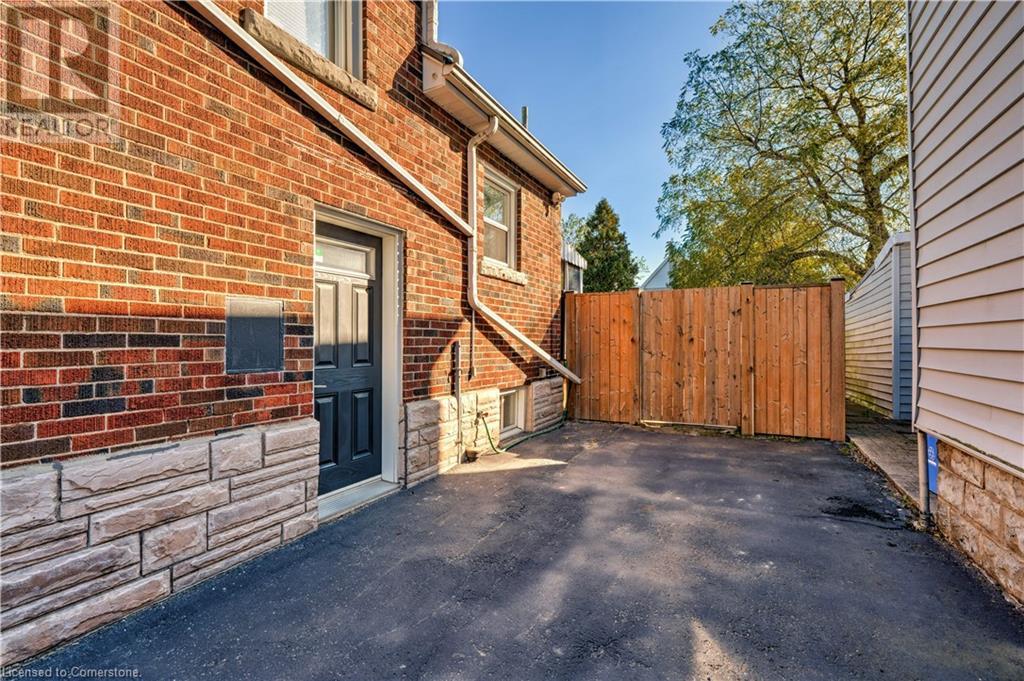 97 Knyvet Avenue, Hamilton, Ontario  L9A 3J6 - Photo 3 - 40722016