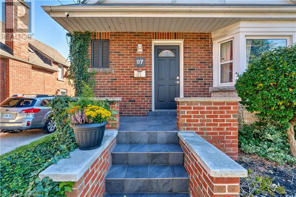 97 Knyvet Avenue, Hamilton, Ontario  L9A 3J6 - Photo 4 - 40722016