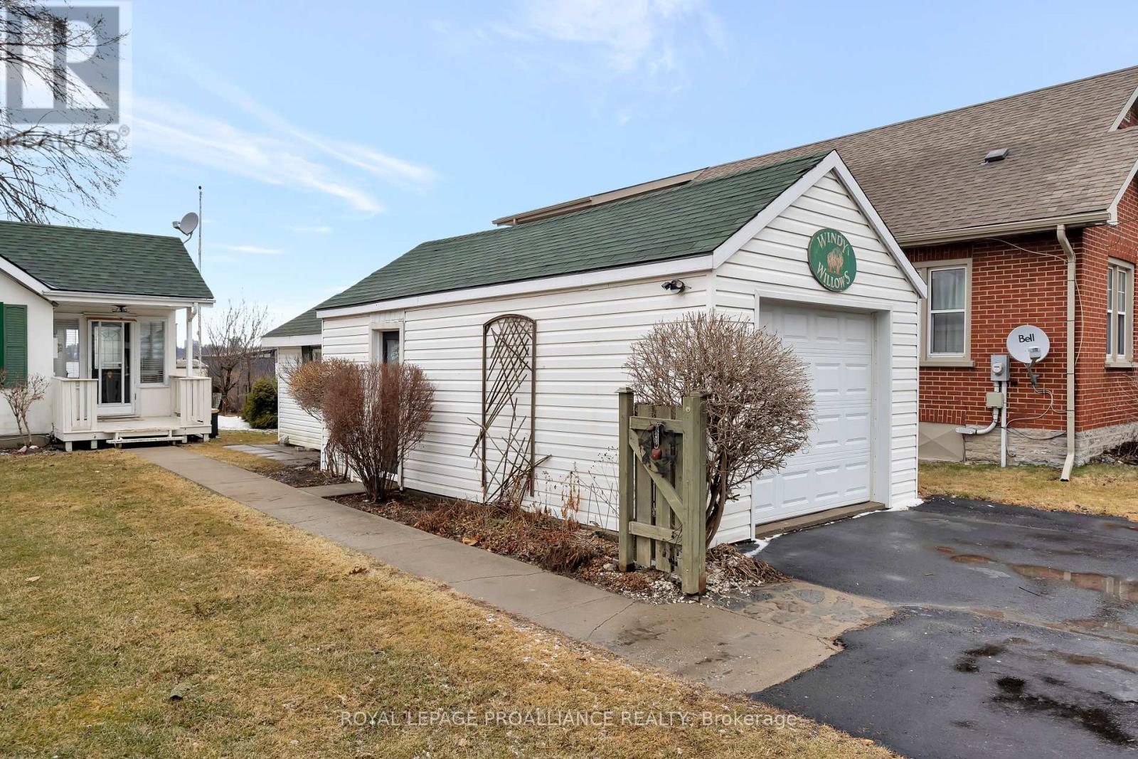 34 Ridley Street, Prince Edward County, Ontario  K8N 4Z1 - Photo 16 - X12041569