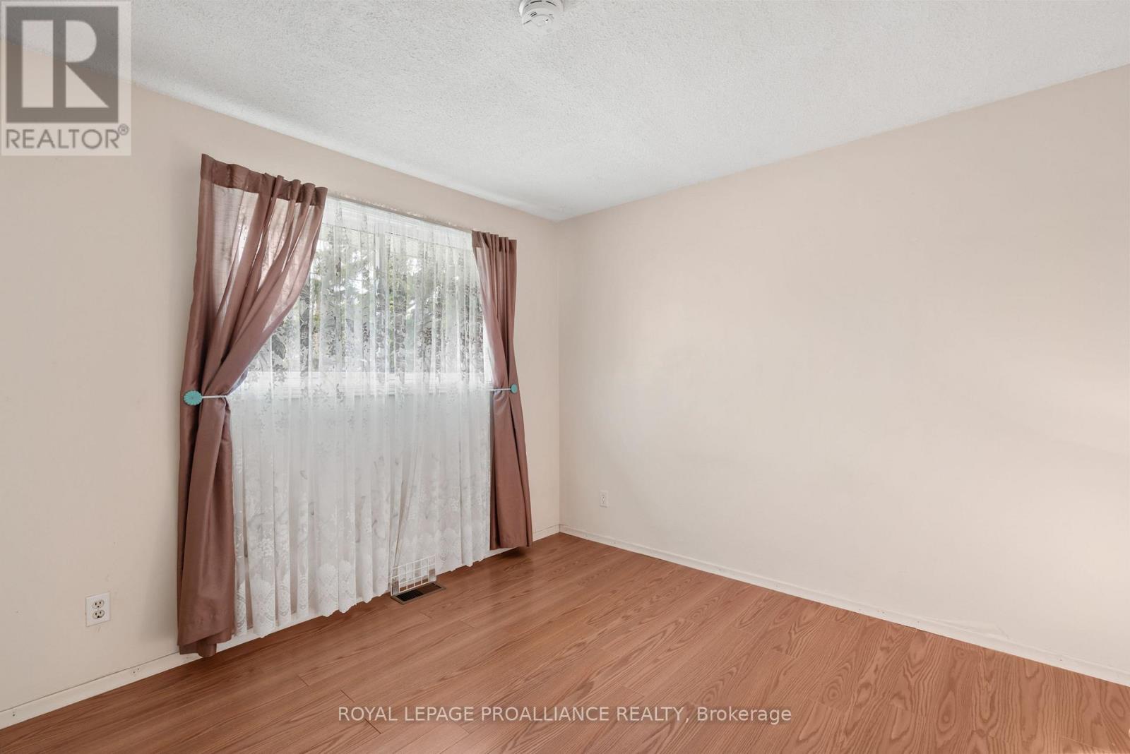 385 Stewart Boulevard, Brockville, Ontario  K6V 6C7 - Photo 22 - X12131300