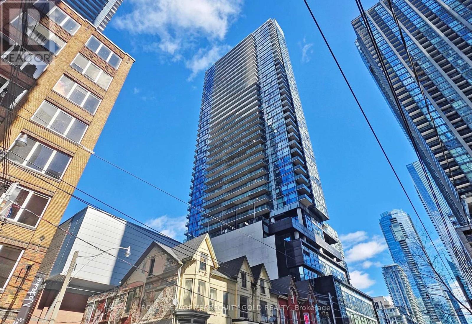 1706 - 290 Adelaide Street W, Toronto, Ontario  M5V 0P3 - Photo 1 - C12136245