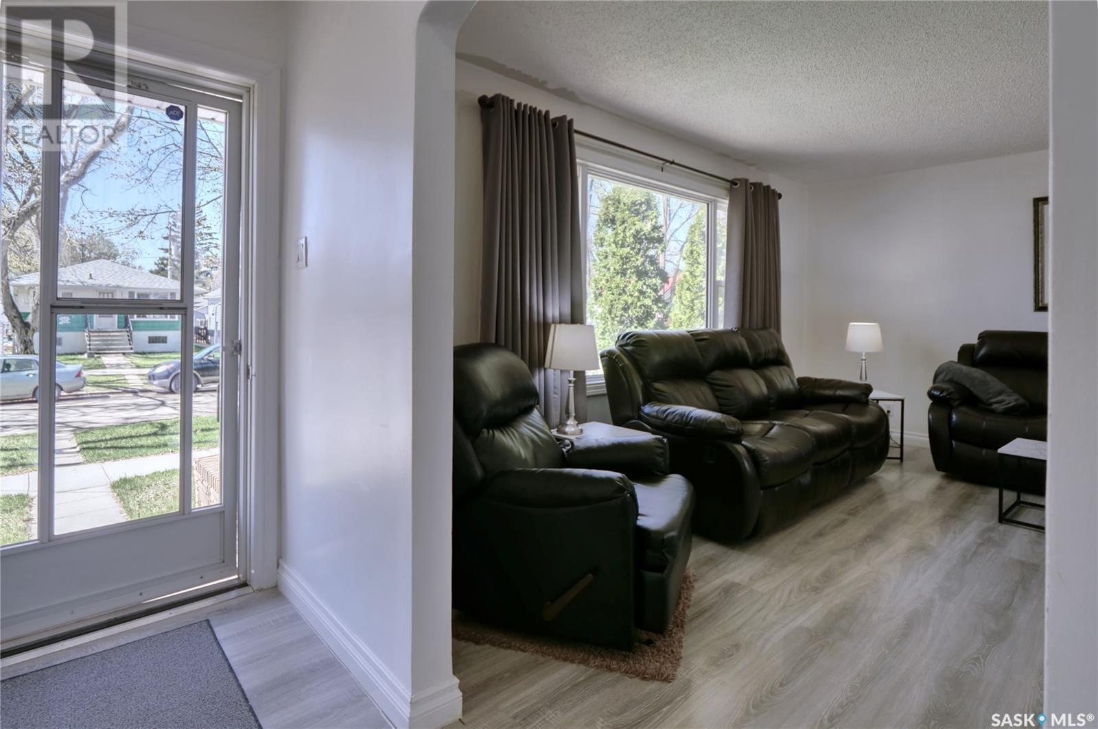 Property at 1119 6th AVENUE NW image 2