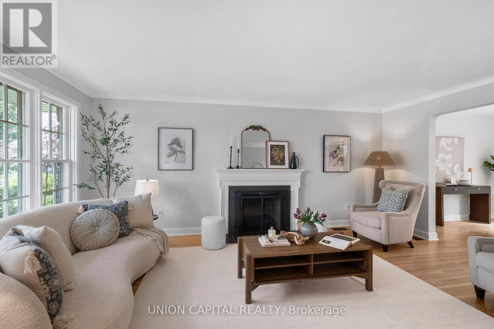 9 Cathedral Bluffs Drive, Toronto, Ontario  M1M 2T6 - Photo 3 - E12131953