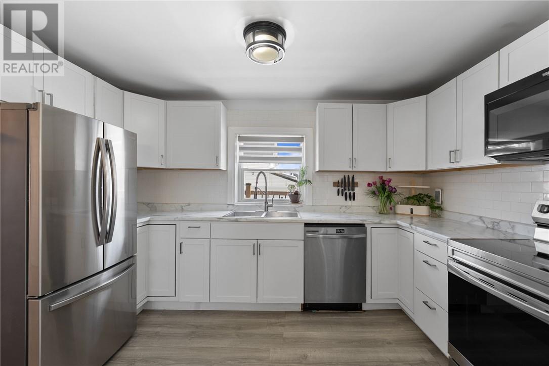 Property at 82 Main Street W image 4