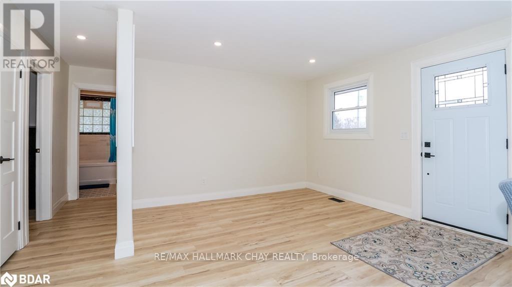 255 Calford Street, Essa, Ontario  L0M 1B0 - Photo 7 - N12136301