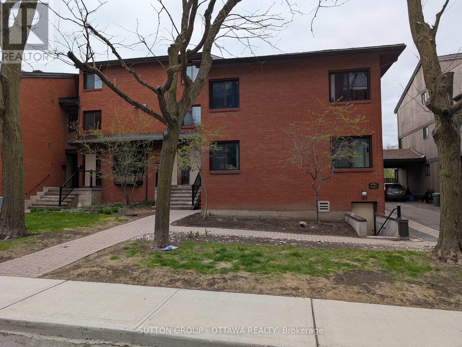 F - 35 ROBINSON AVENUE, Ottawa, Ontario