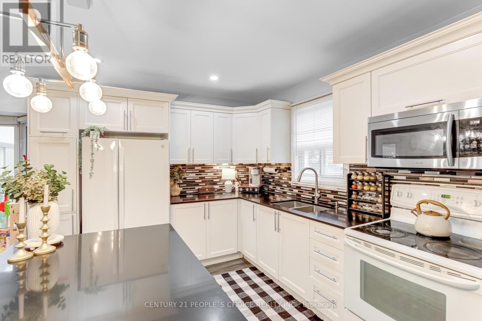 13 Jeffrey Street, Brampton, Ontario  L6S 2M9 - Photo 20 - W12136263