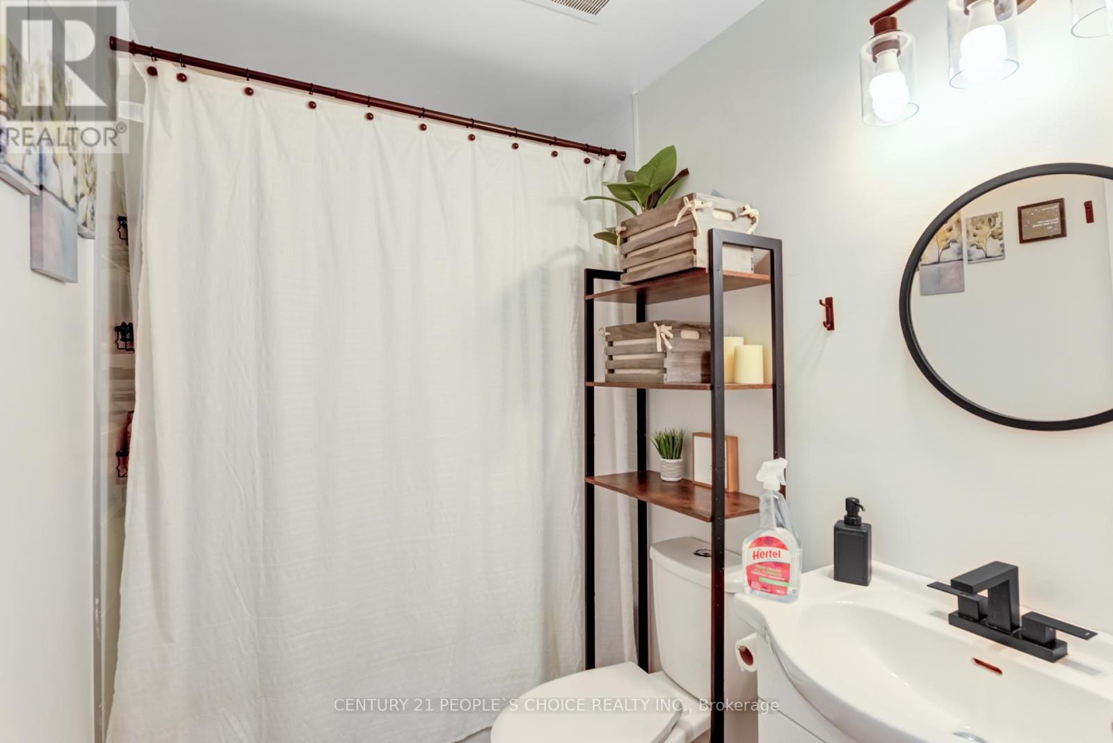13 Jeffrey Street, Brampton, Ontario  L6S 2M9 - Photo 37 - W12136263