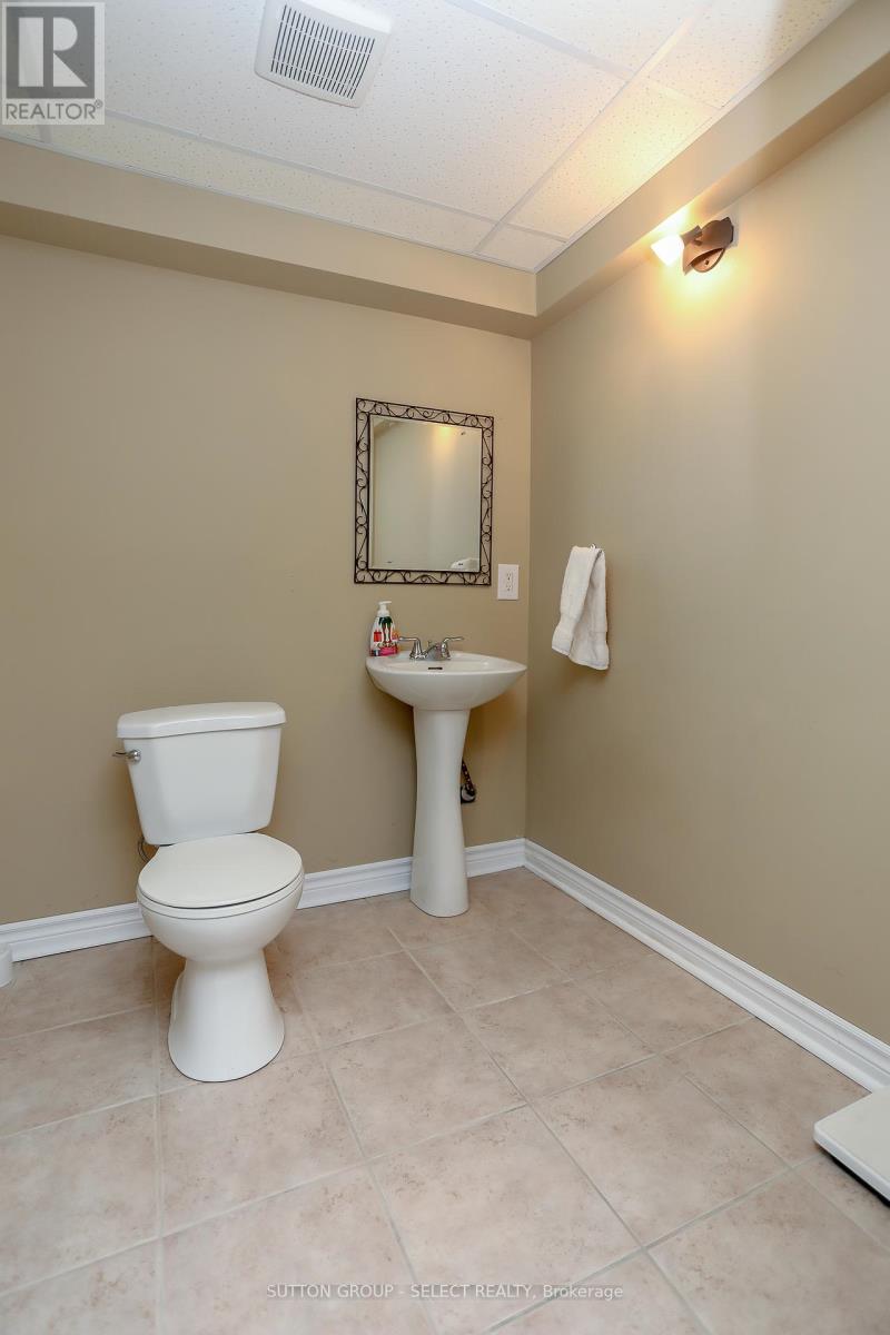 59 Farmhouse Road, London East, Ontario  N5Y 5M4 - Photo 34 - X12136380