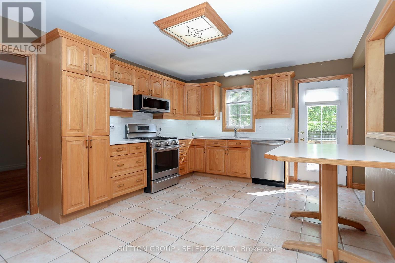 59 Farmhouse Road, London East, Ontario  N5Y 5M4 - Photo 6 - X12136380